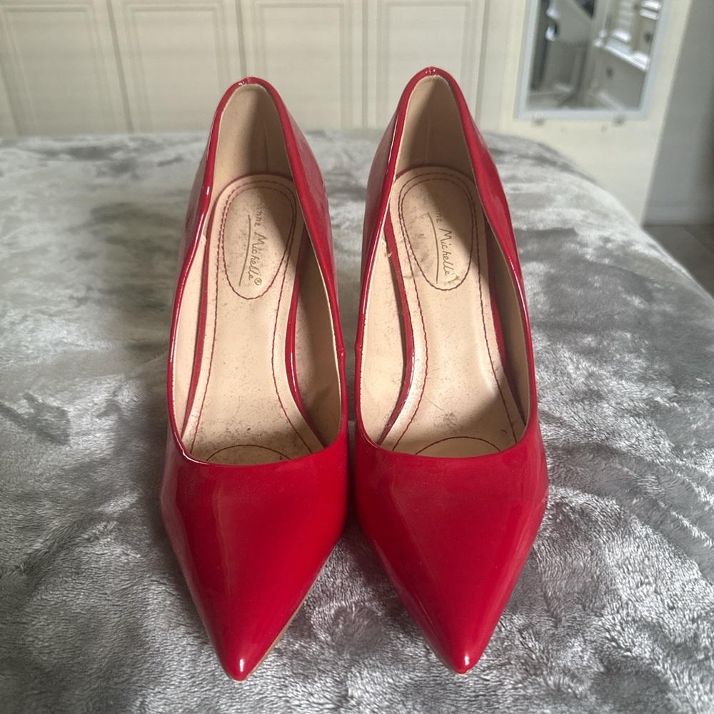 Elegant Women’s Red Pumps